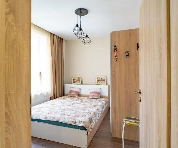 アパート Marsy サンダンスキ